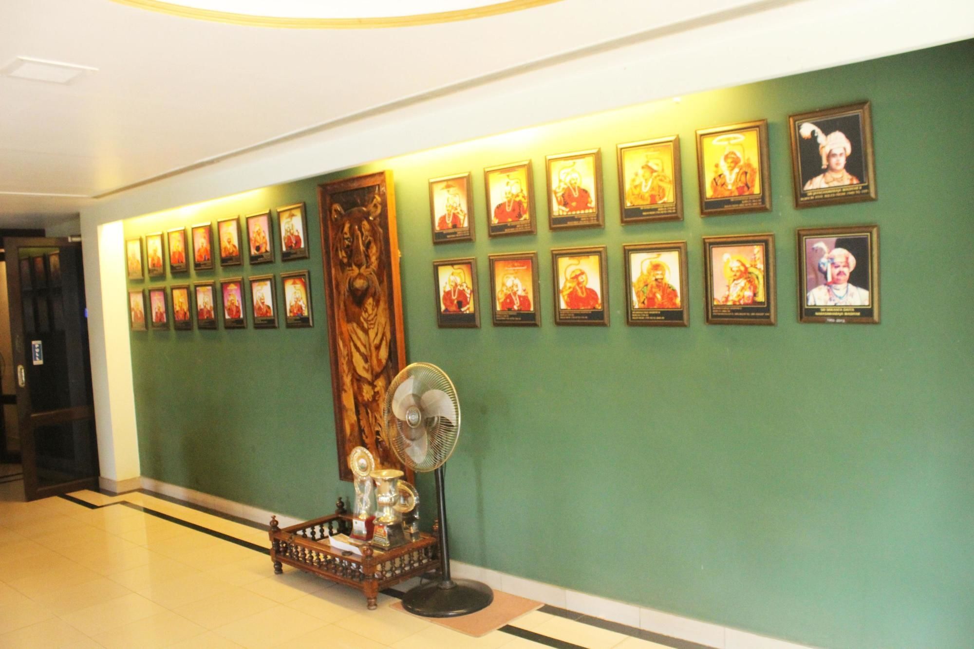 Royal Inn Mysore Exterior photo